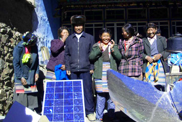 向西藏捐赠400万元太阳能系列